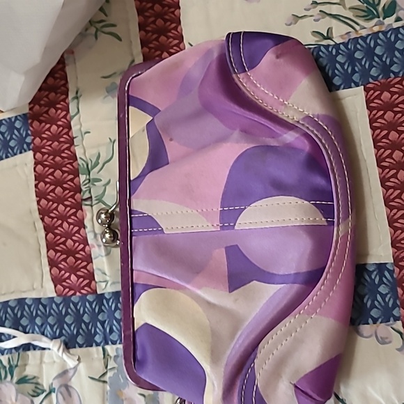 Coach - Picture 2 of 5